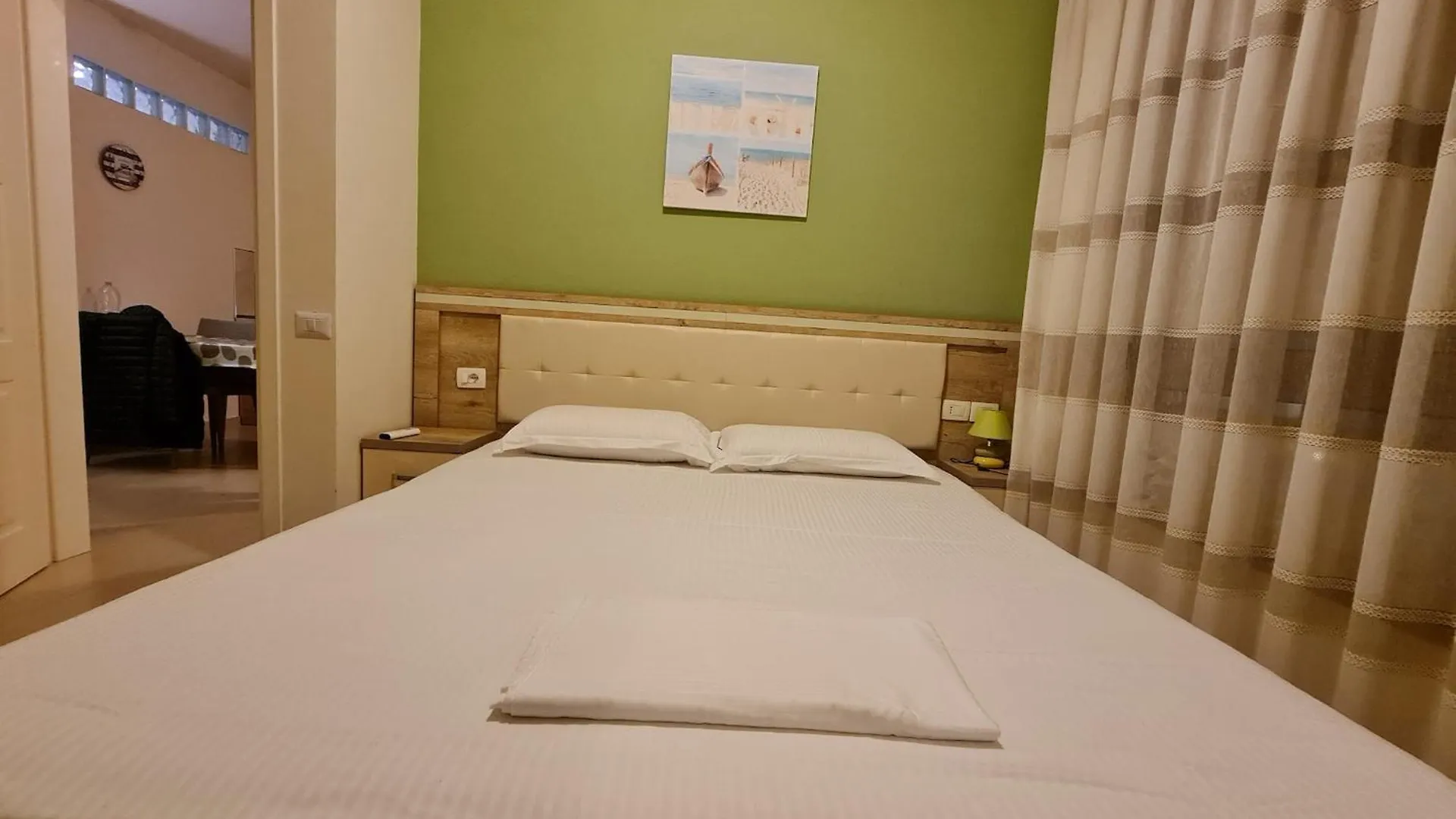 Spacious Apartment For Five Guests Vlorë