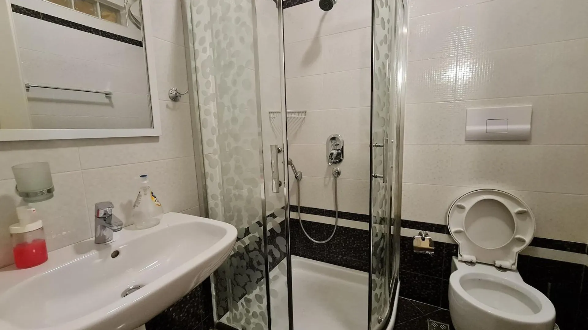 Spacious Apartment For Five Guests Vlorë