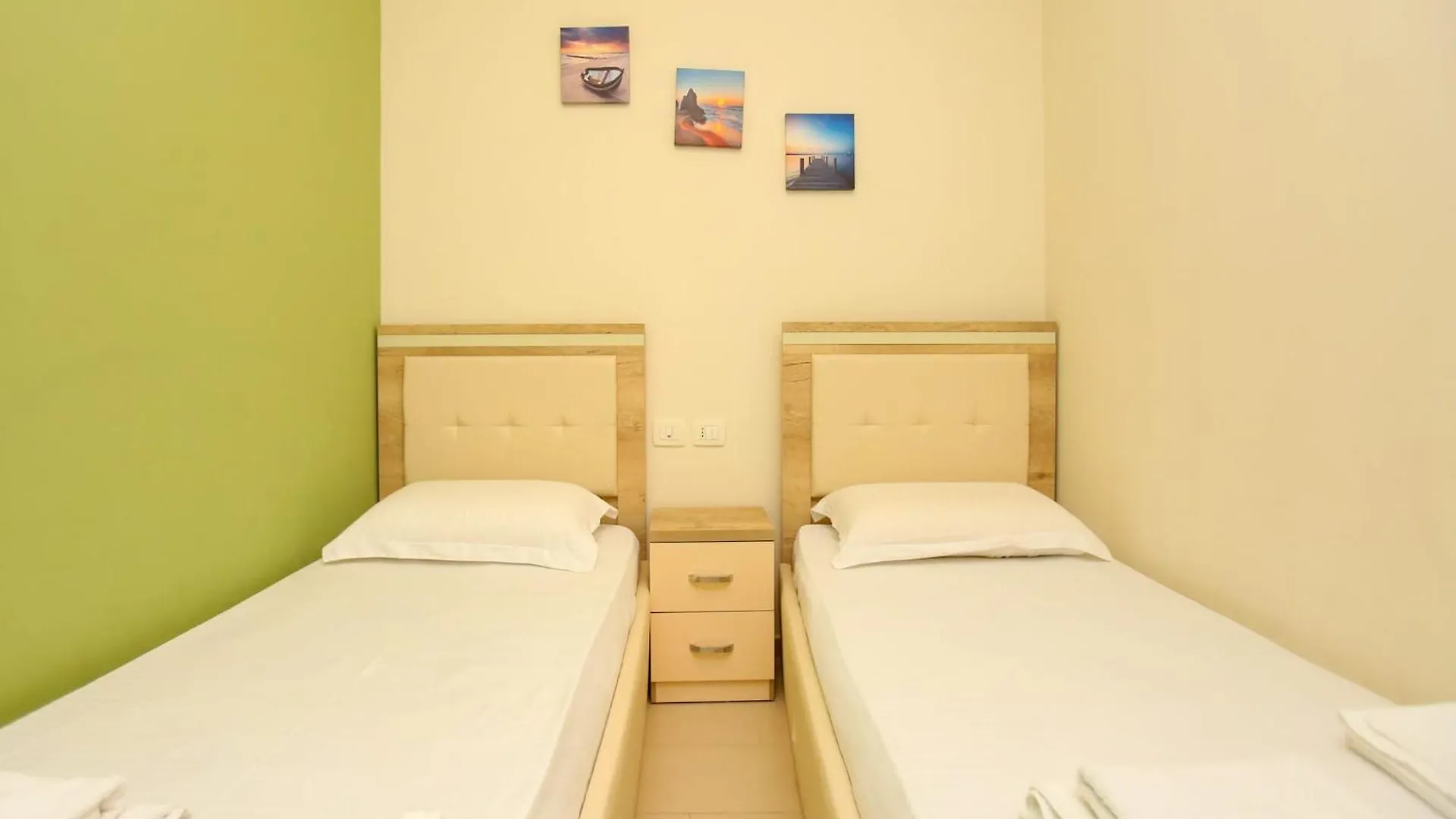 Spacious Apartment For Five Guests Vlorë