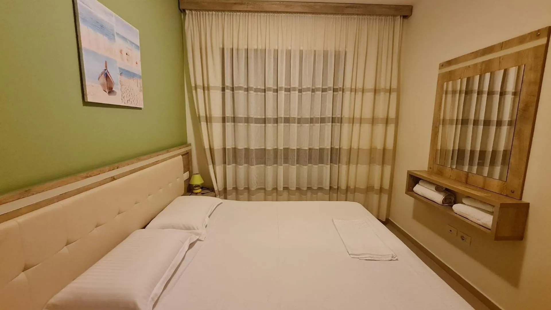 Spacious Apartment For Five Guests Vlorë